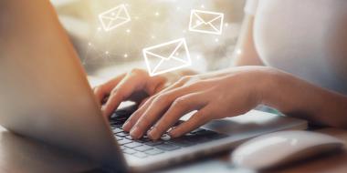Gửi email CV xin việc
