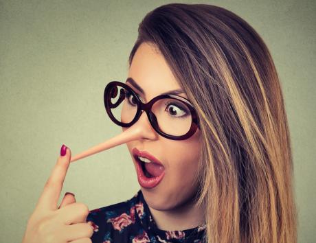 Mentir no currículo