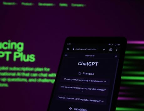 כתיבת קורות חיים בעזרת AI: הדרך החכמה להתבלט מול מעסיקים