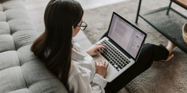 Contoh Surat Lamaran Kerja Singkat dan Tips Pentingnya