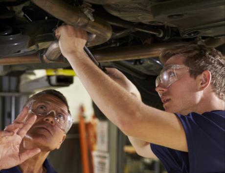 Lorsque vous rédigez un CV, comment indiquez-vous vos stages ?